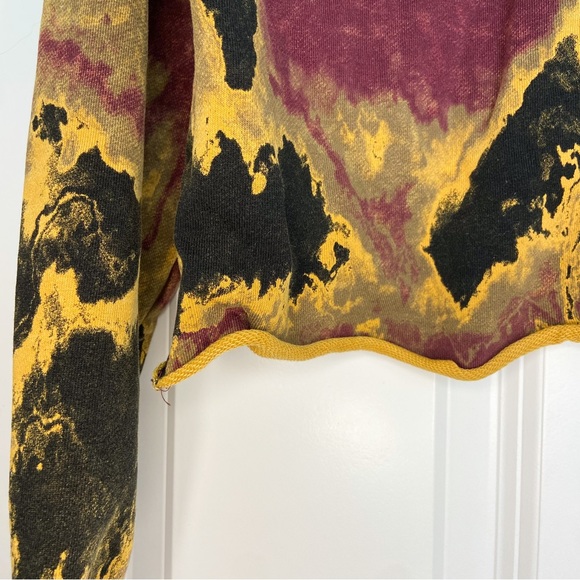 JOYLAB MAROON BLACK & YELLOW TIE DYE CROPPED SWEATSHIRT - Picture 4 of 5